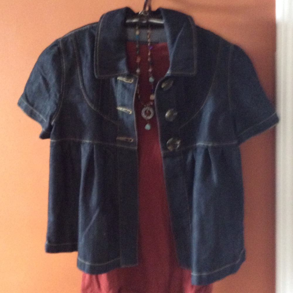 Cropped denim short sleeved jacket/shirt!
