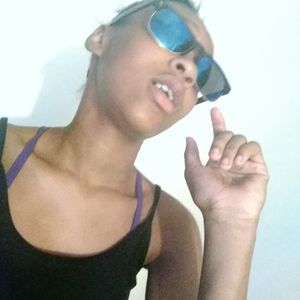 Meet your Posher, Lina