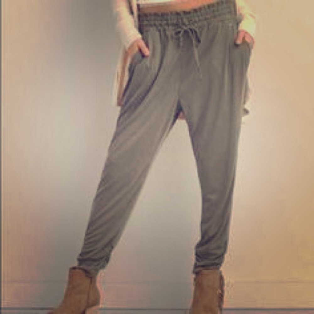 American Eagle Green Joggers