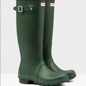 Green hunter rainboots