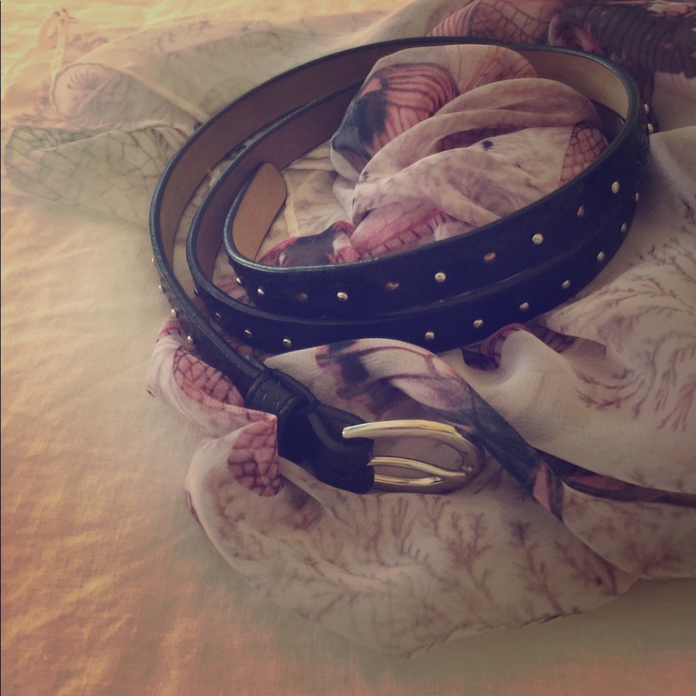 🌹Talbots leather belt w/ studs