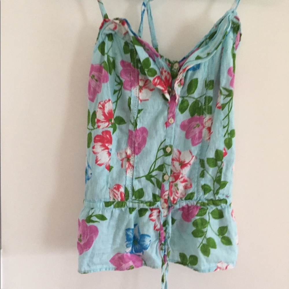 🍁BOGO🍁 Cute and fun Hollister Top! 💕