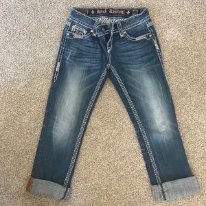 Rock revival capris with pink accent