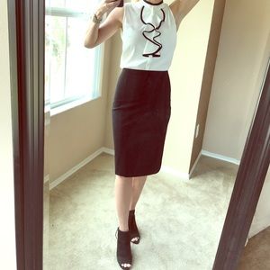 Calvin Klein ruffle front sleeveless top XS