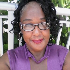 Meet your Posher, Carrie