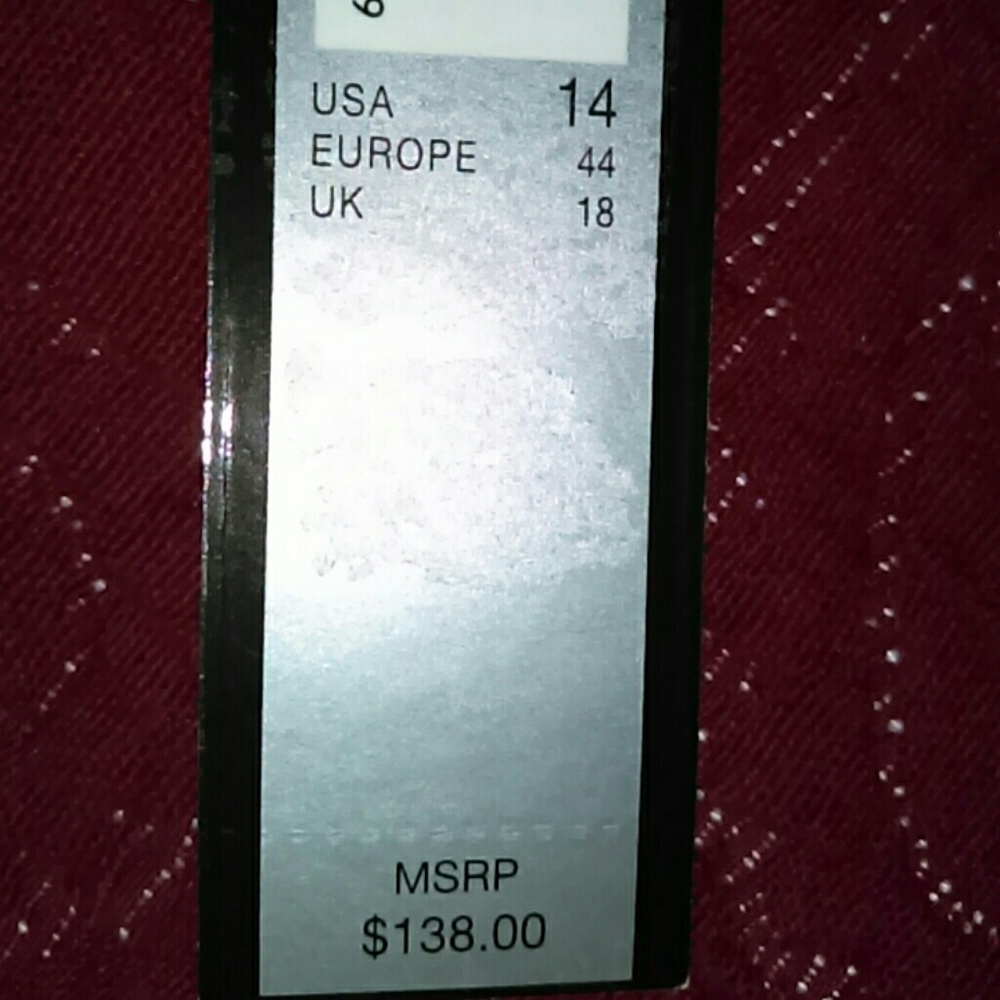 Tahari black party dress.. - Picture 3 of 4