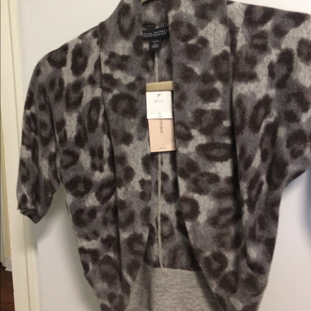 NWT! Shrug/Sweater