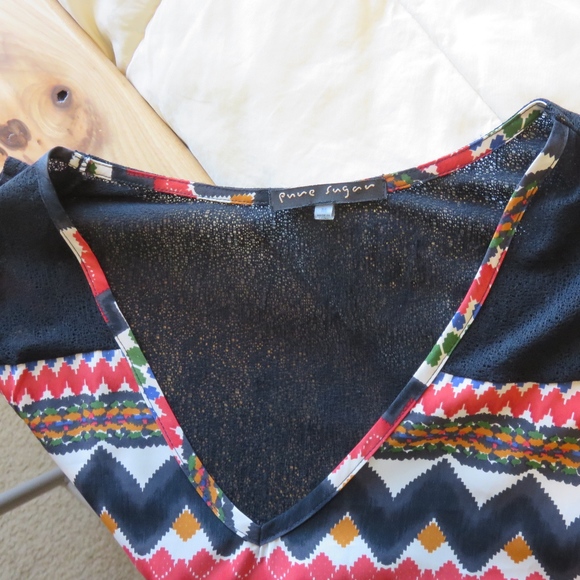 SOLD Pure Sugar Lace Tunic - Picture 3 of 3