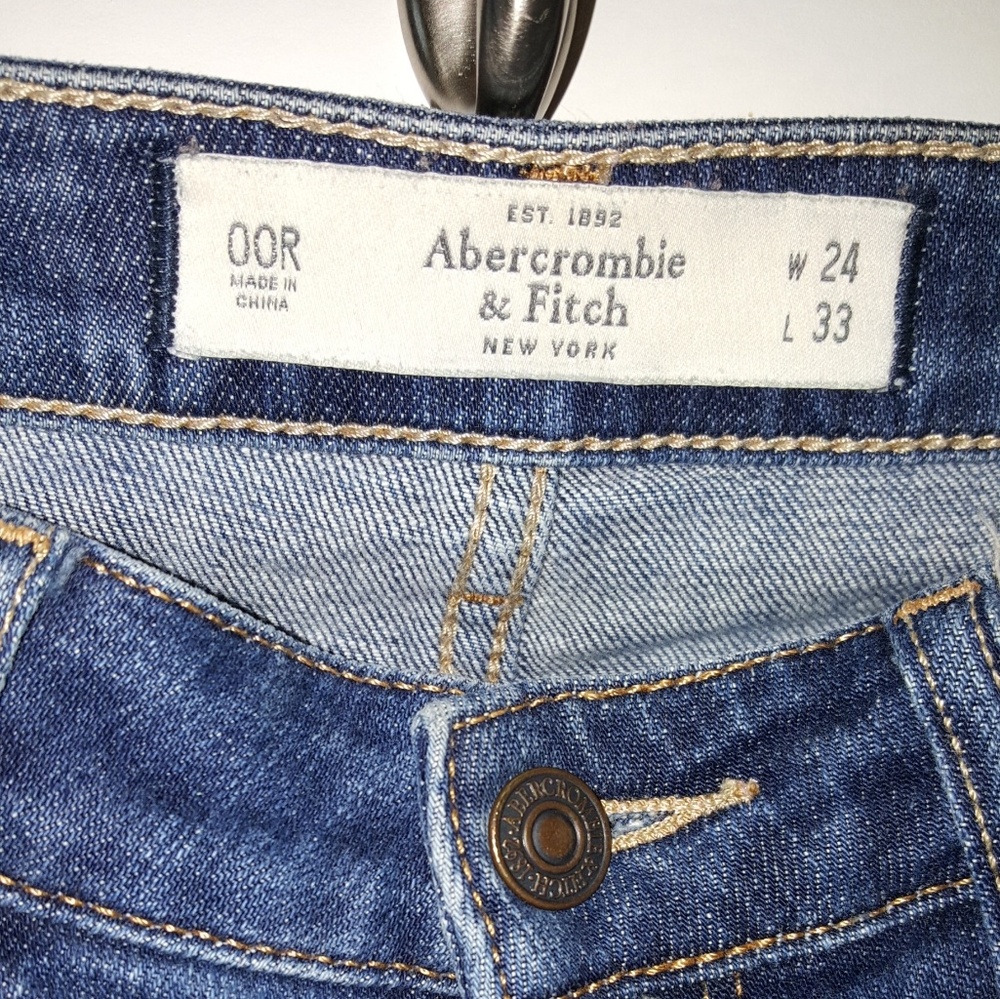 Ambercrombie straight leg 00r. W 24 L 33