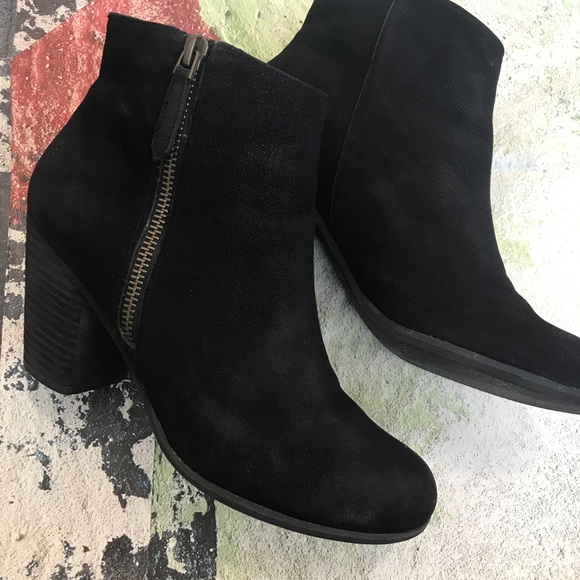 bp Shoes - Suede booties with cute zipper detail