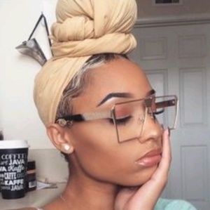 Meet your Posher, Deidre