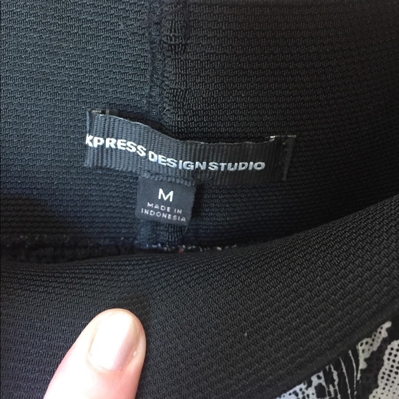 3/$30 Express chiffon skirt. Worn once, nearly new - Picture 2 of 3