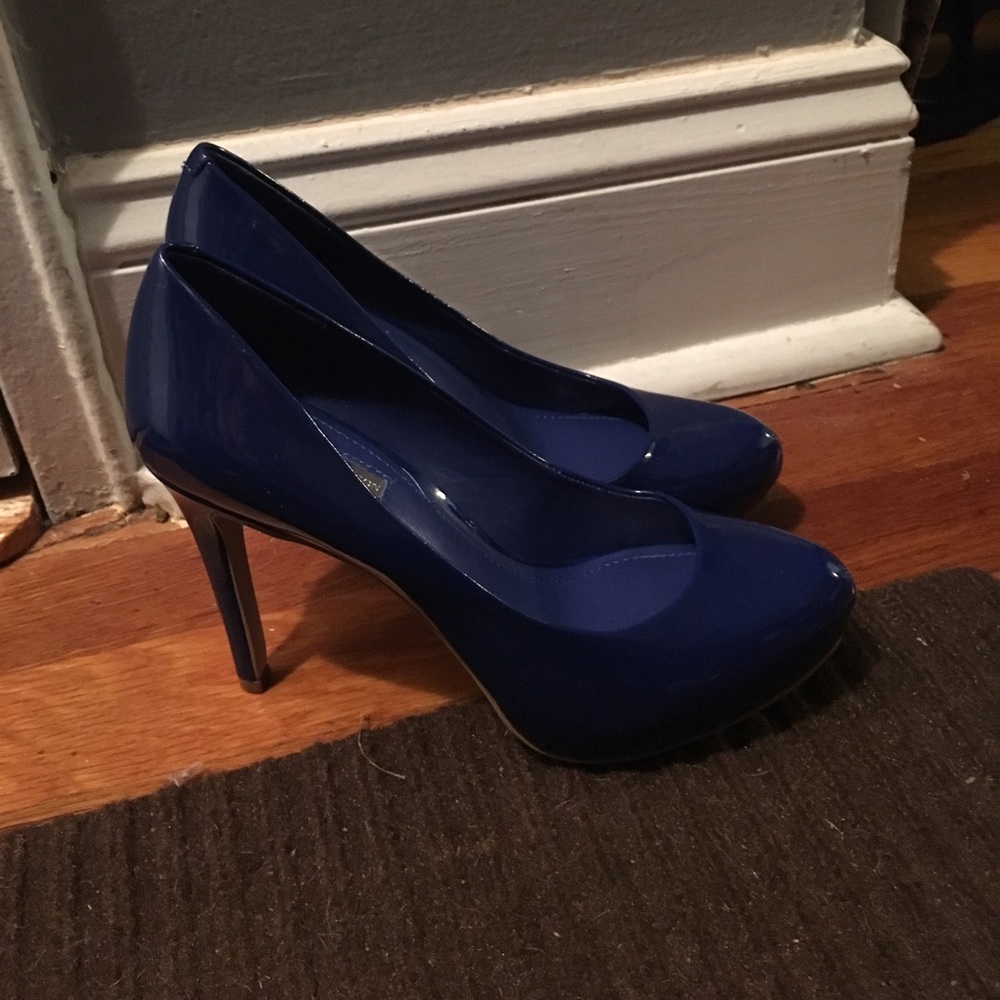 Blue BCBG pumps
