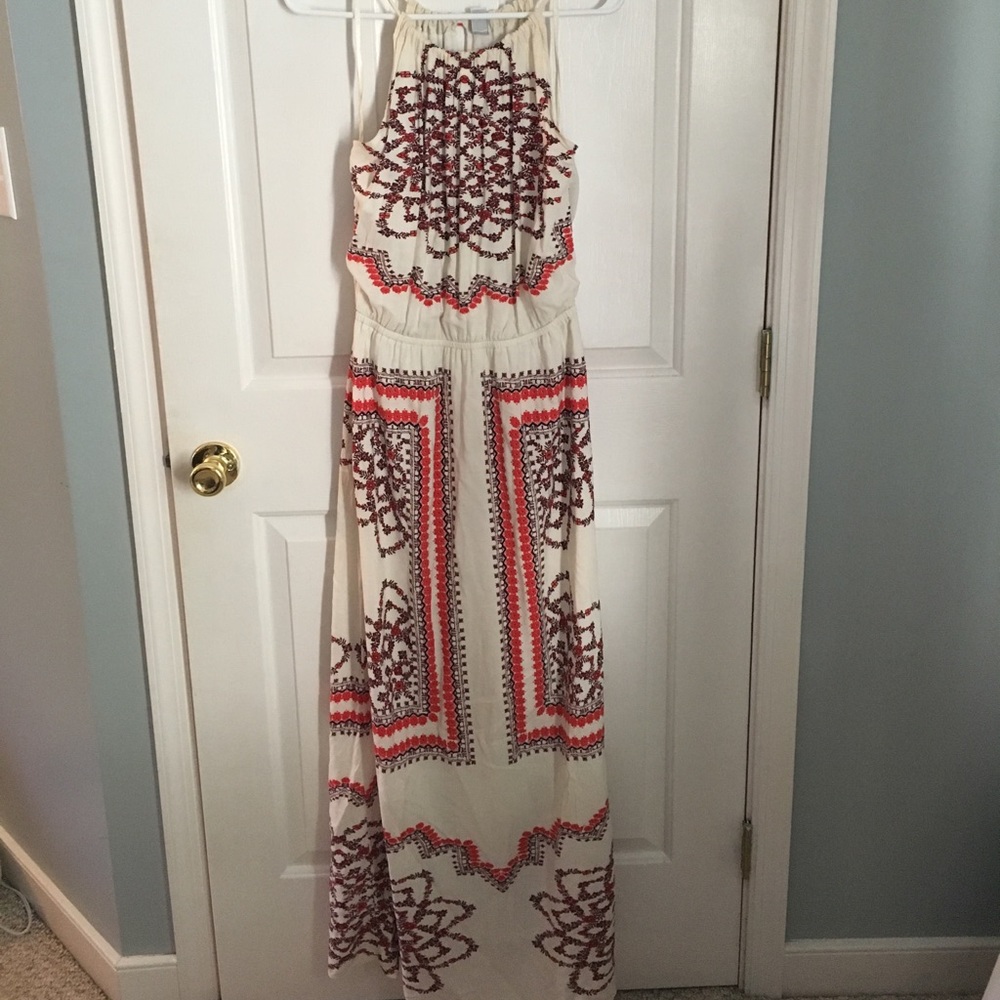 Maxi dress with keyhole button detail at back