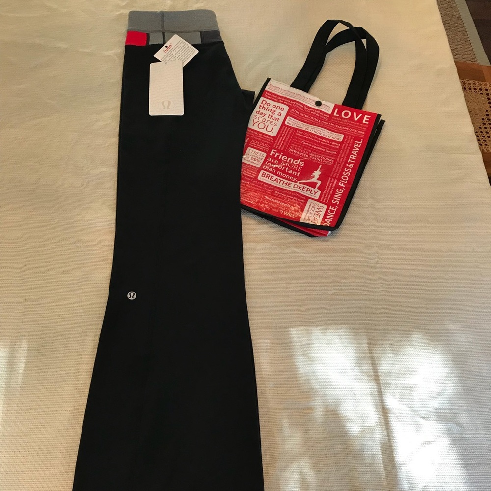 NWT!!! Women’s Size 6 Lululemon Groove Pant