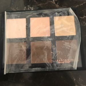 Anastasia Beverly Hills cream contour