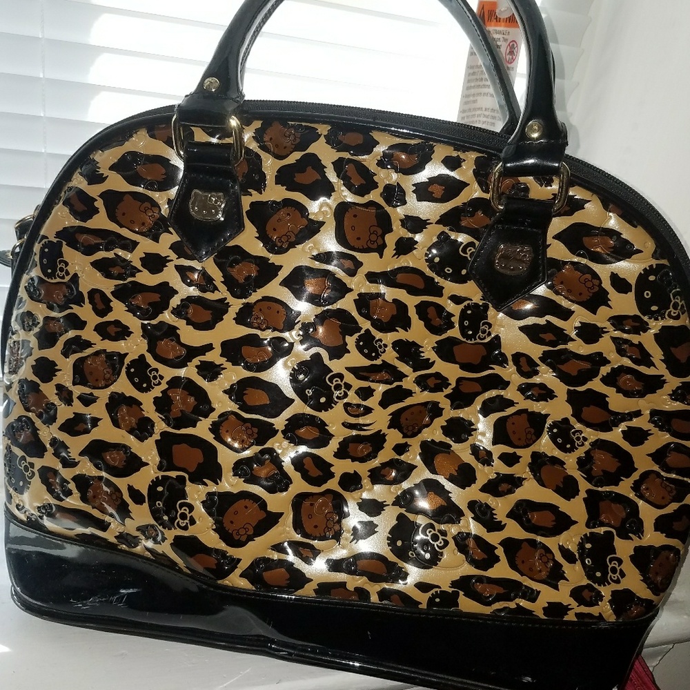 Hello Kitty leopard print bowling handbag