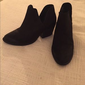 Steve Madden black booties - size 7