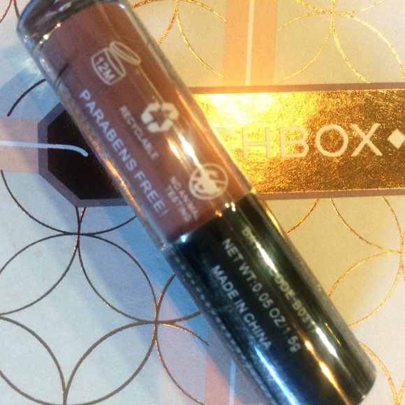 Mellow liquid lip paint - Picture 2 of 2