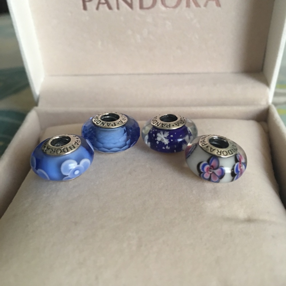 WILL TRADE !!Read below😊 AUTHENTIC PANDORA CHARMS