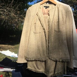 Size 4 Beautiful Tweed Skirt Suit