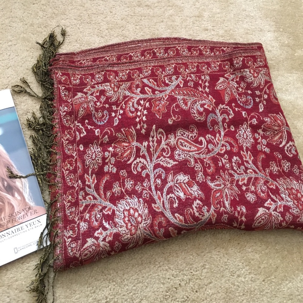 NWOT Nice Scarf/Wrap