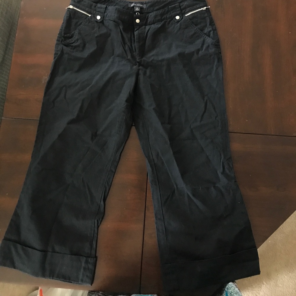 Black Banana Republic crop pants