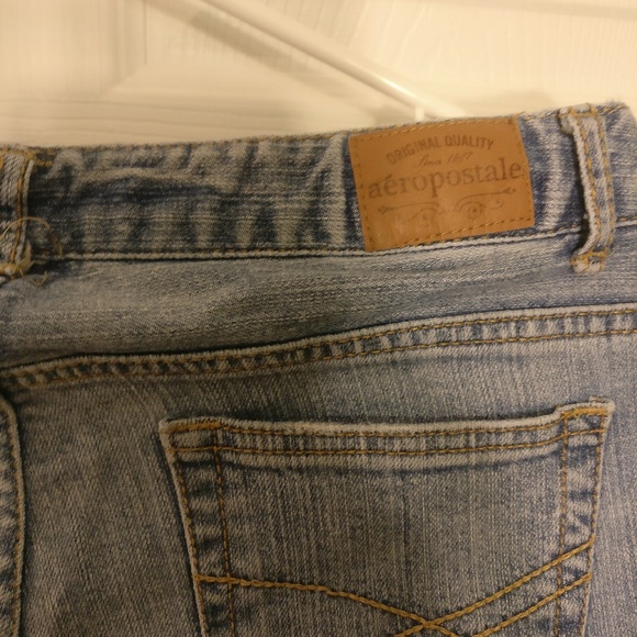 Aeropostale Skinny Light Wash Jeans - Picture 3 of 4