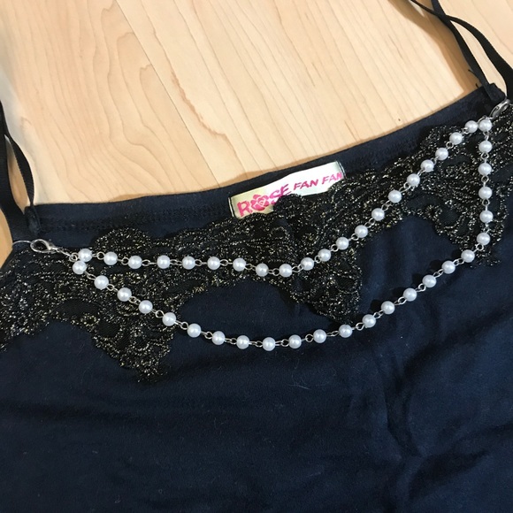 Cute black camisole with removable pearls - Picture 3 of 3