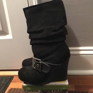 Black wedge boots