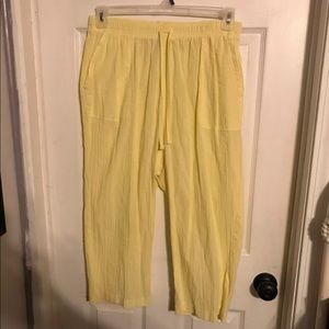 MOVING SALE 🎉 Bonworth yellow capris