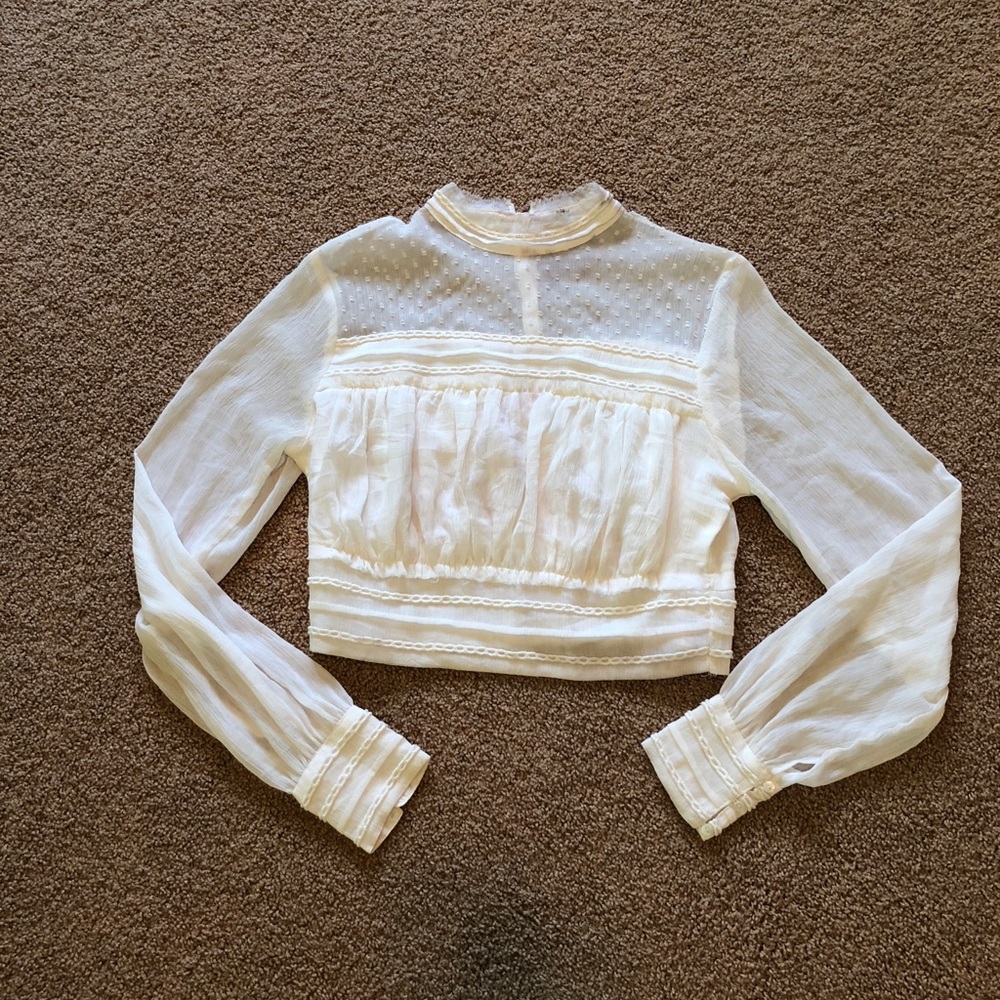 ❤️ Lace Crop Top