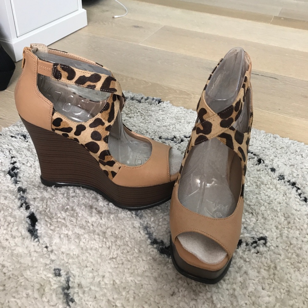 Jessica Simpson peep toe Wedges