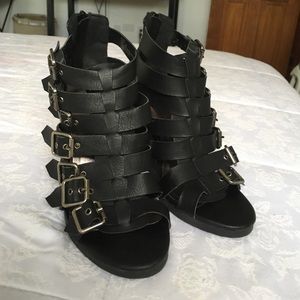 Black wedge heels