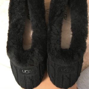 Ugg slippers, black sz 9.