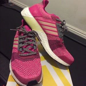 Like New Adidas Ultra Boost Shoes
