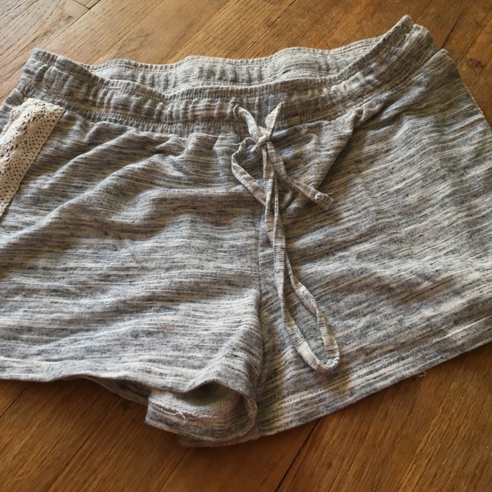 Shorts with elastic band