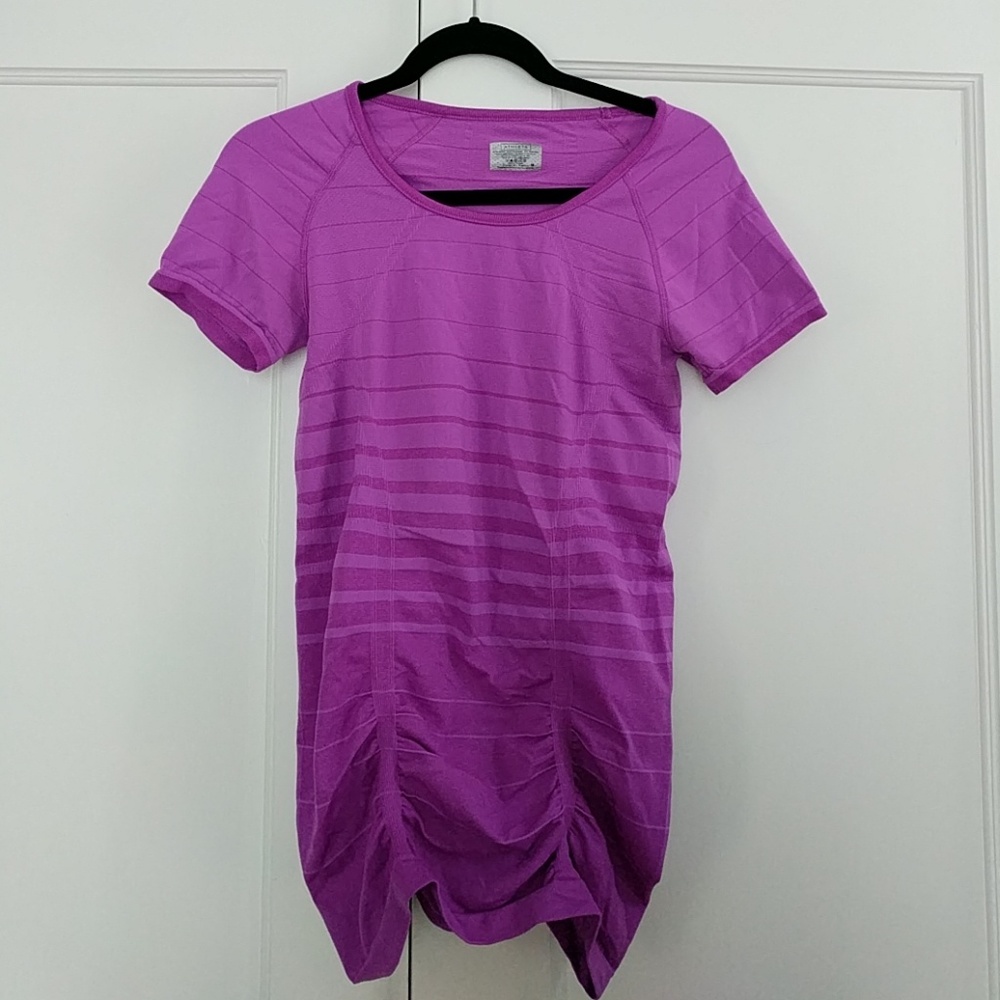 Athleta fastest track varigated tshirt