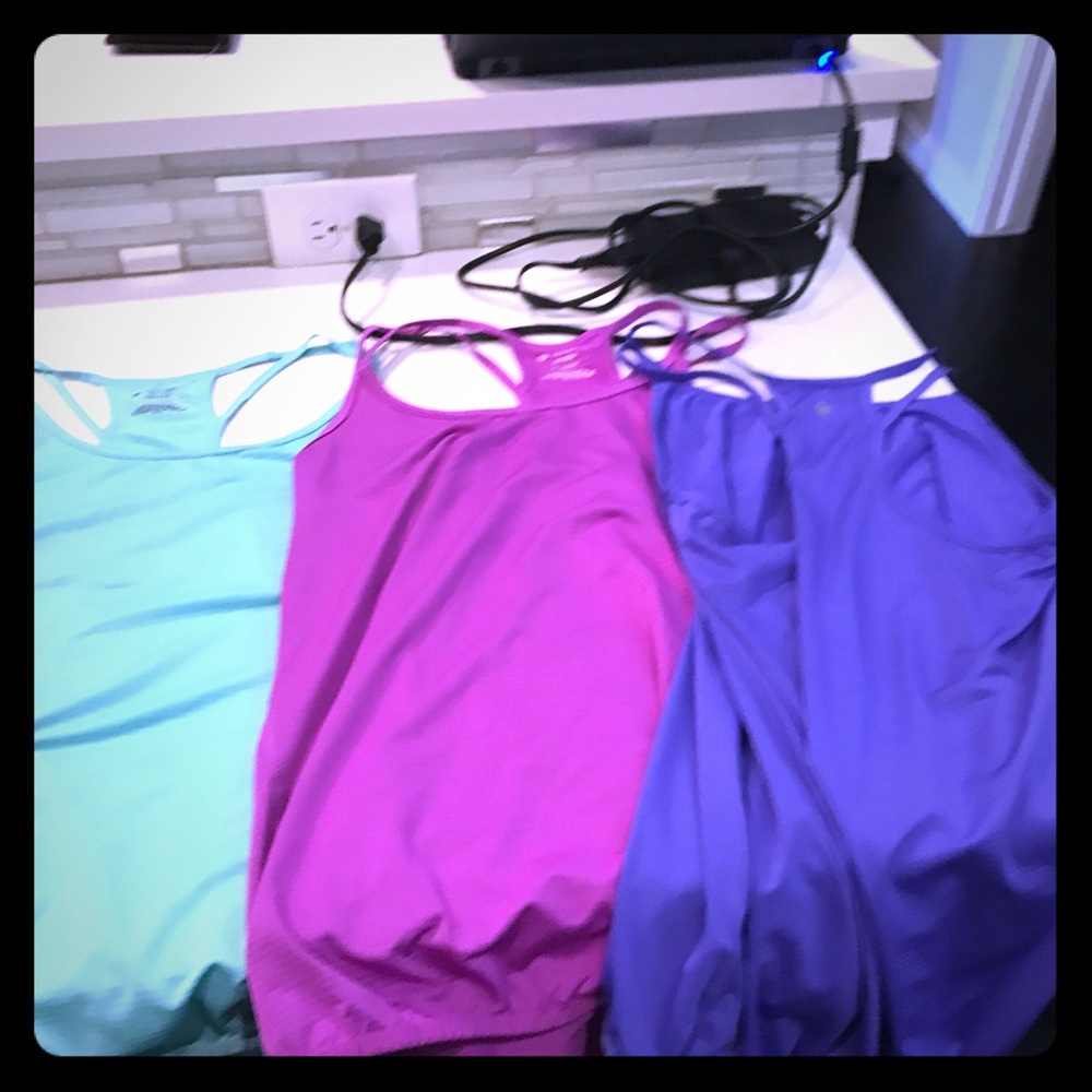 3 workout tops, great condition!