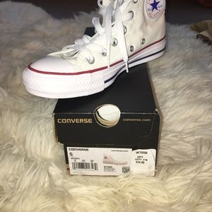 BRAND NEW WHITE CONVERSE HIGH TOP