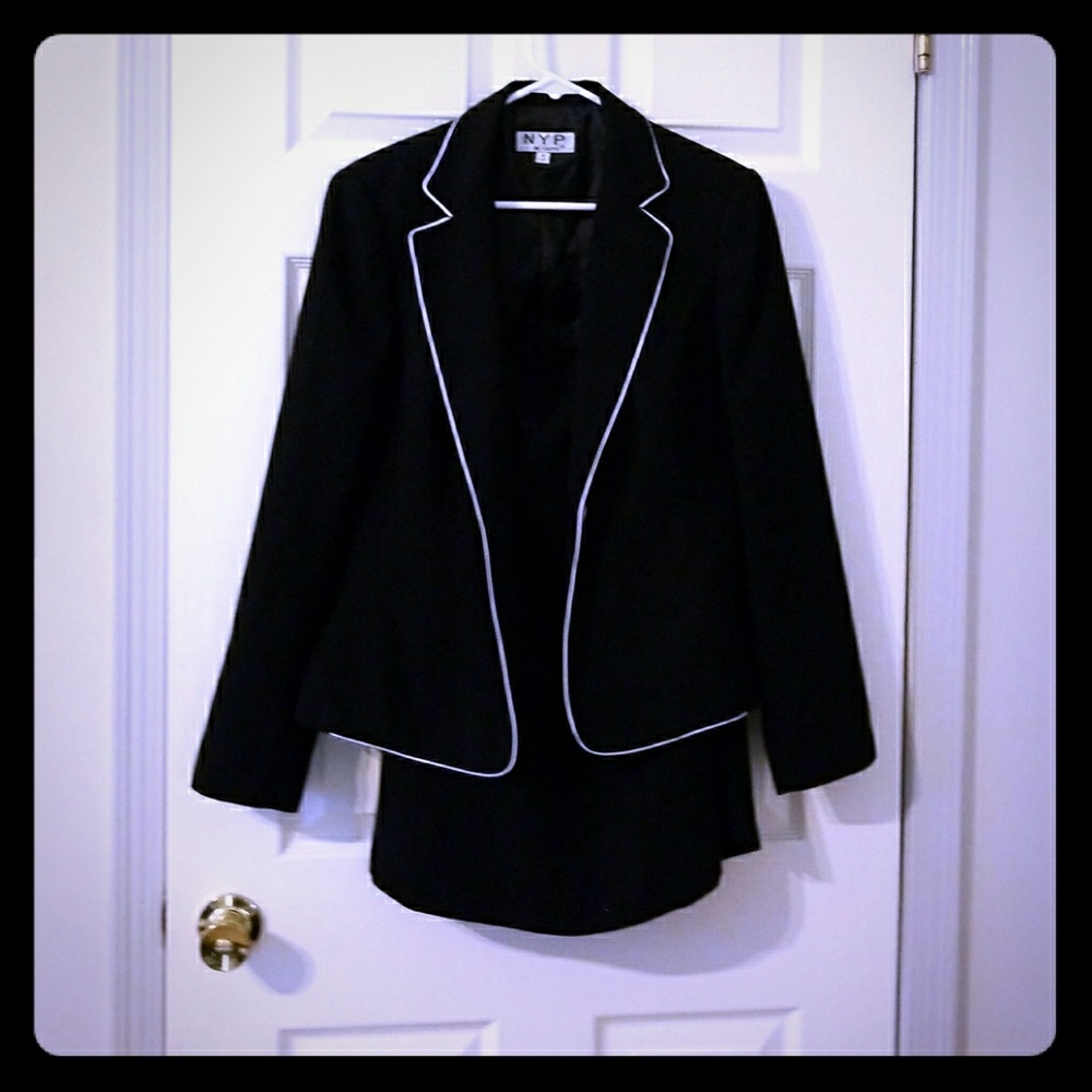 A-line skirt suit
