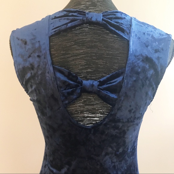 Forever 21 Velvet Bodycon Dress with Bow Detail - Picture 5 of 5