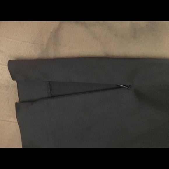 St. John Evening Collection Liquid Satin Pants-NWOT Sz-6 - Picture 4 of 4