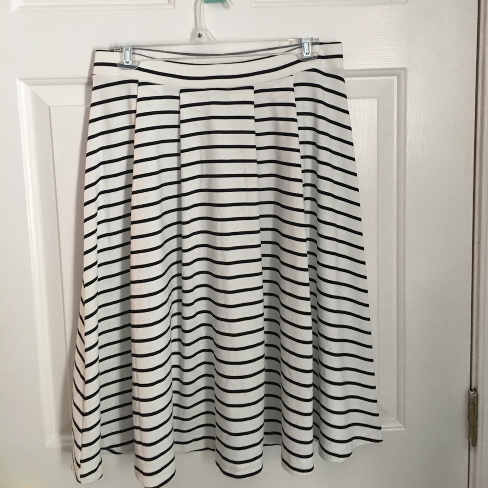 Black and white striped pleated skirt