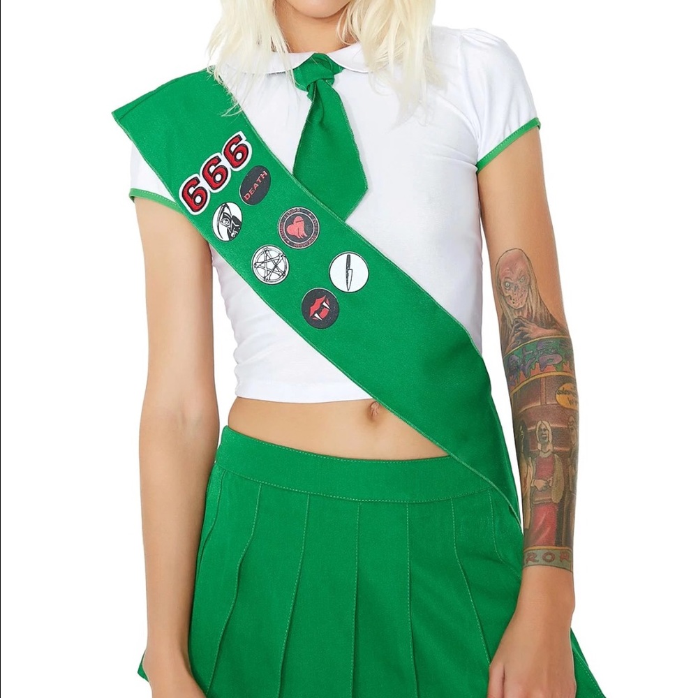 ISO dolls kill hell scout costume!!! pls help!