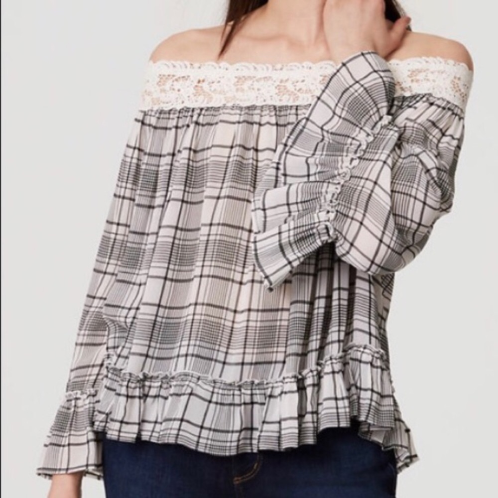 The Loft Off the Shoulder Top •NWT•