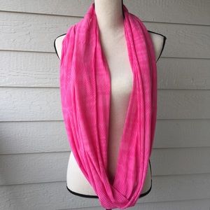 Nike Infinity Waves Scarf Nike Infinity Waves Scarf