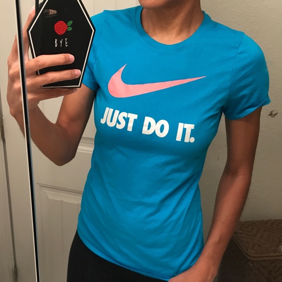 Nike tee - Picture 2 of 3