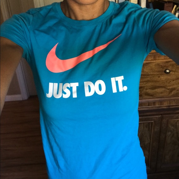Nike tee - Picture 3 of 3