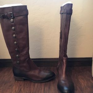 Arturo Chiang Brown boots